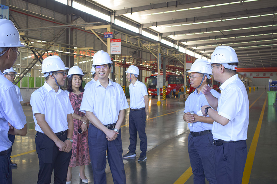 2021年7月7日自治區(qū)人大常委會(huì)副主任張曉欽率調(diào)研組到我司調(diào)研